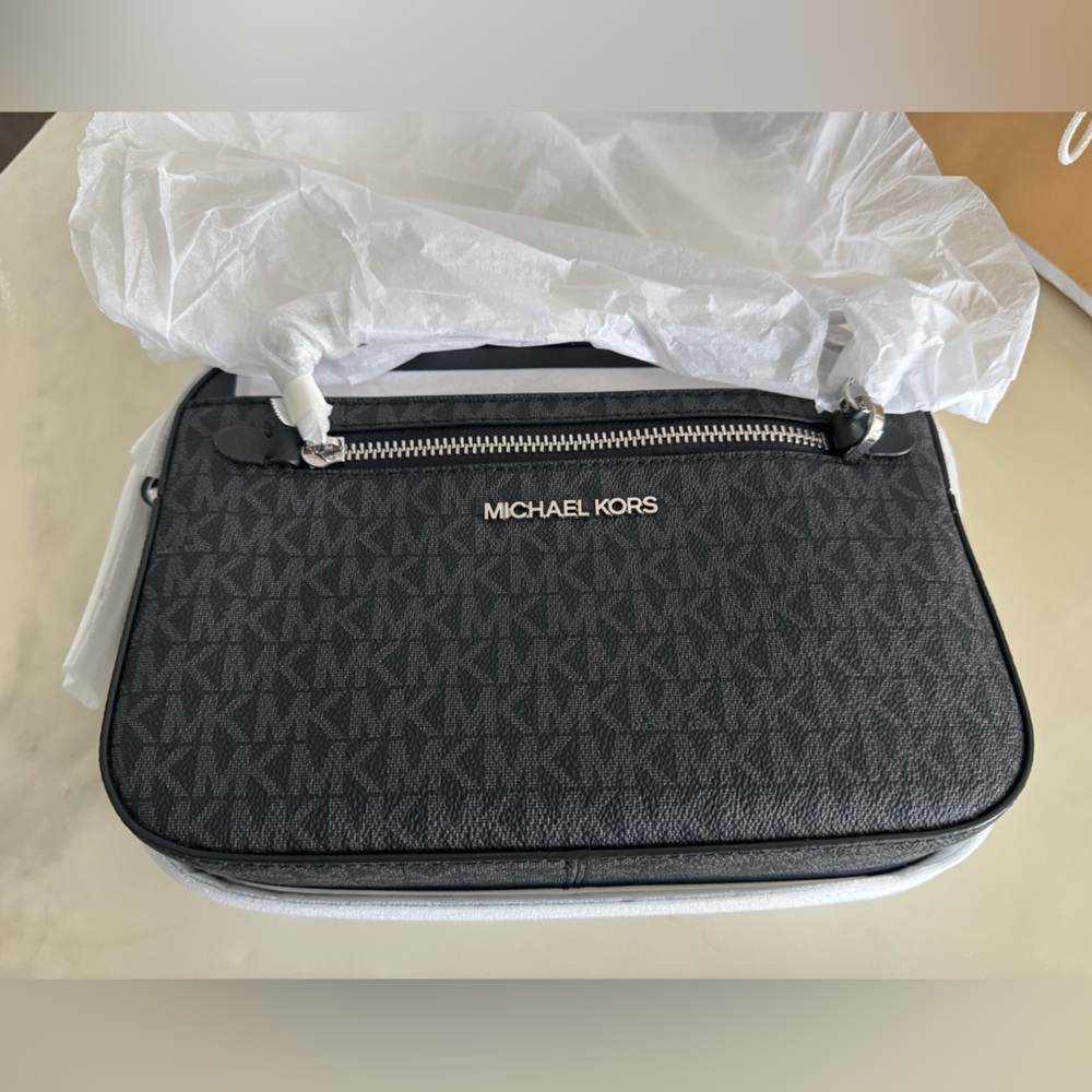 Micheal Kors Crossbody